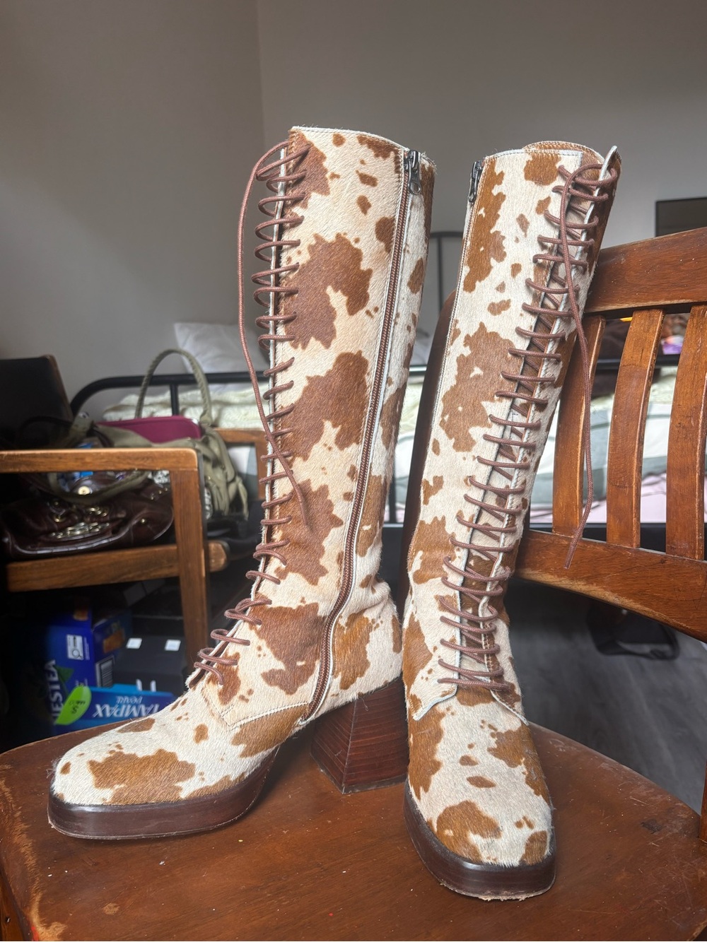 L'INTERVALLE Brown and Cream Cowhide Lace-Up Knee Boots